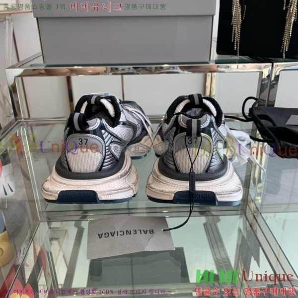 �߷��þư� 3XL Ʈ���̳� ����Ŀ�� BLA356600-4