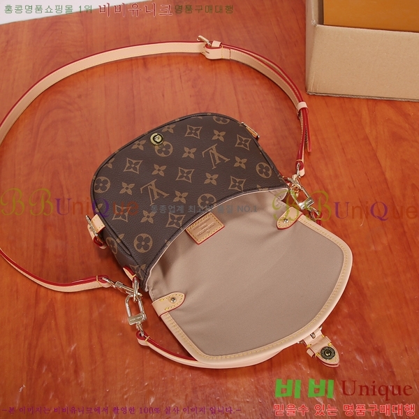 ���̺��� �ҹ��� BB M46740-600