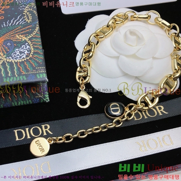 ��� ���� D4O09233-5