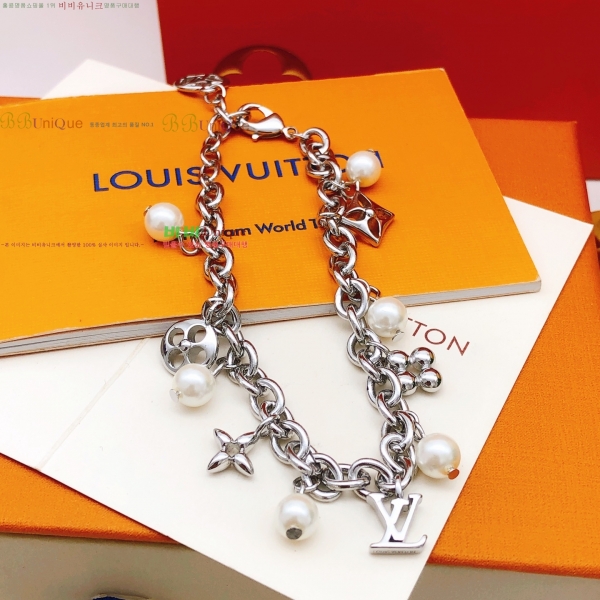 ���� ���̺��� Ŭ���� ���� 8L256185-2