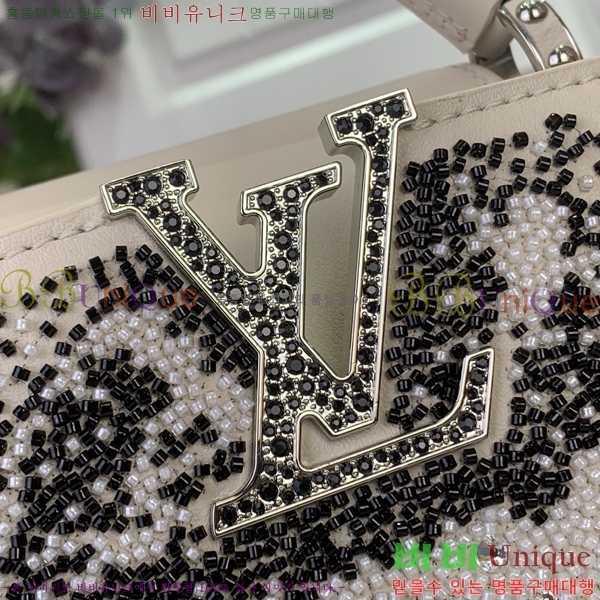 #���� ���� ��Ʈ�� īǶ�� �̴� M12977-102